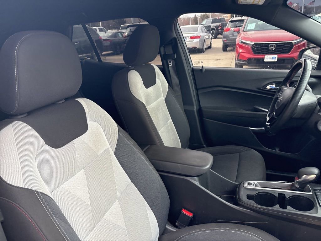 Used 2024 Chevrolet Trax RS w/ Driver Confidence Package image 22