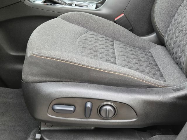 Used 2023 Chevrolet Equinox LT AWD/4WD image 23