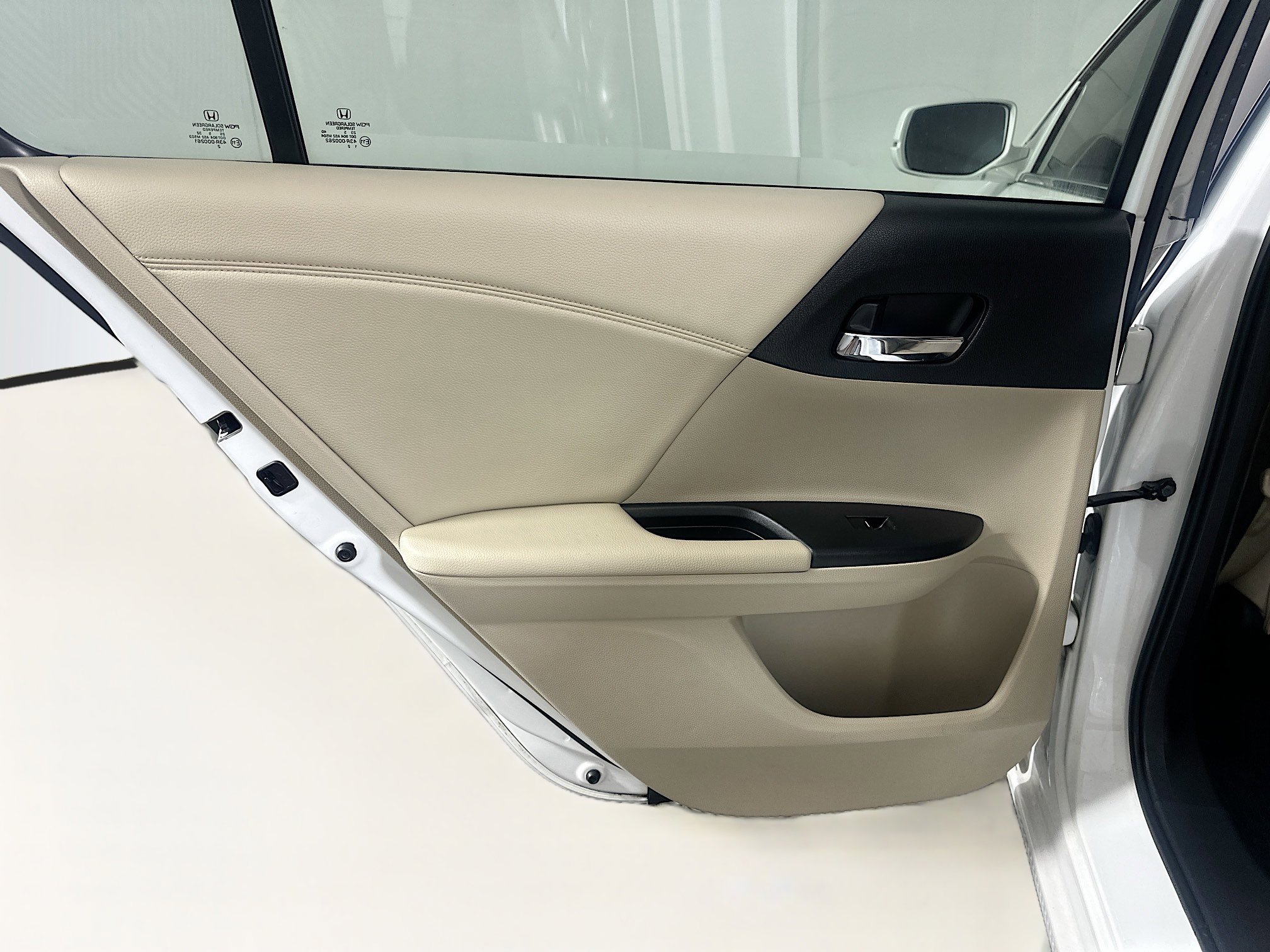Used 2015 Honda Accord Touring image 26