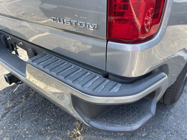 Used 2023 Chevrolet Silverado 1500 Custom image 7