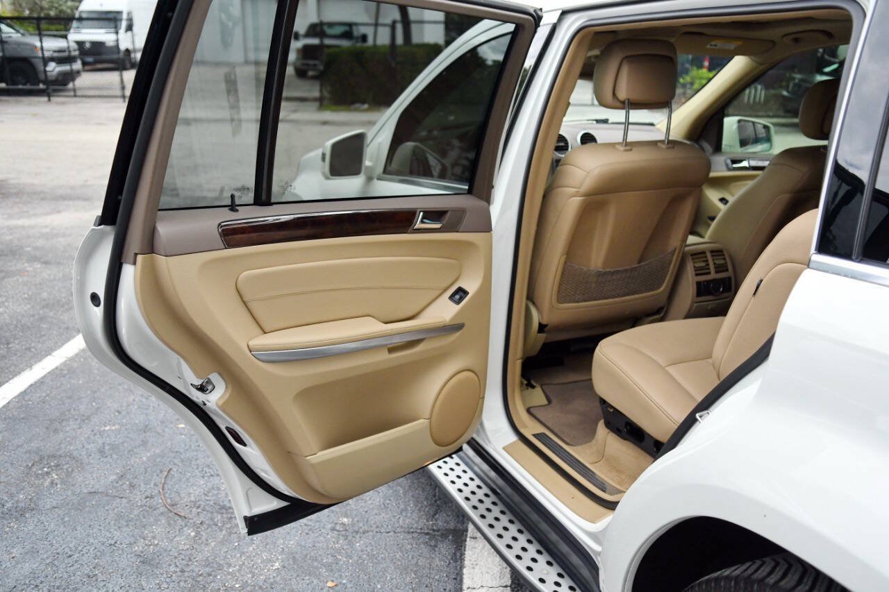 Used 2011 Mercedes-Benz GL 450 4MATIC image 13
