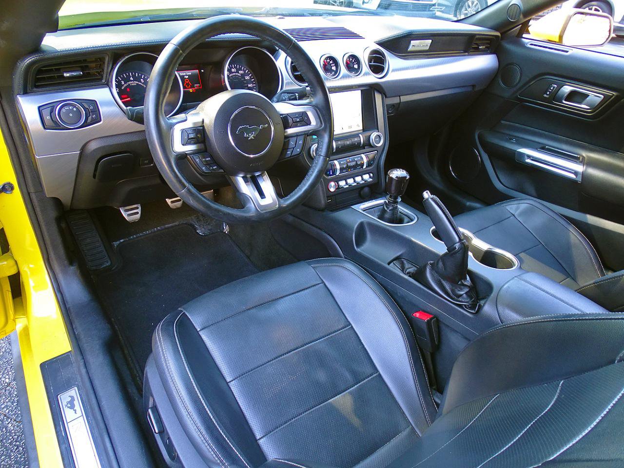 Used 2018 Ford Mustang GT Premium RWD image 17