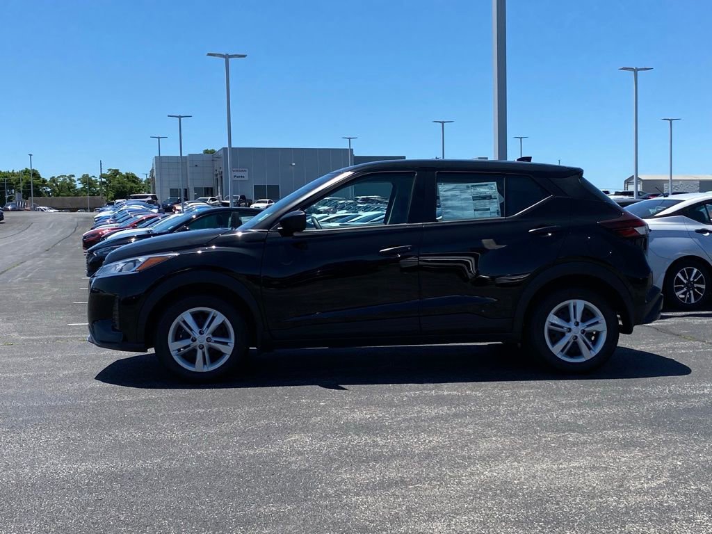 New 2025 Nissan Kicks Play S image 7