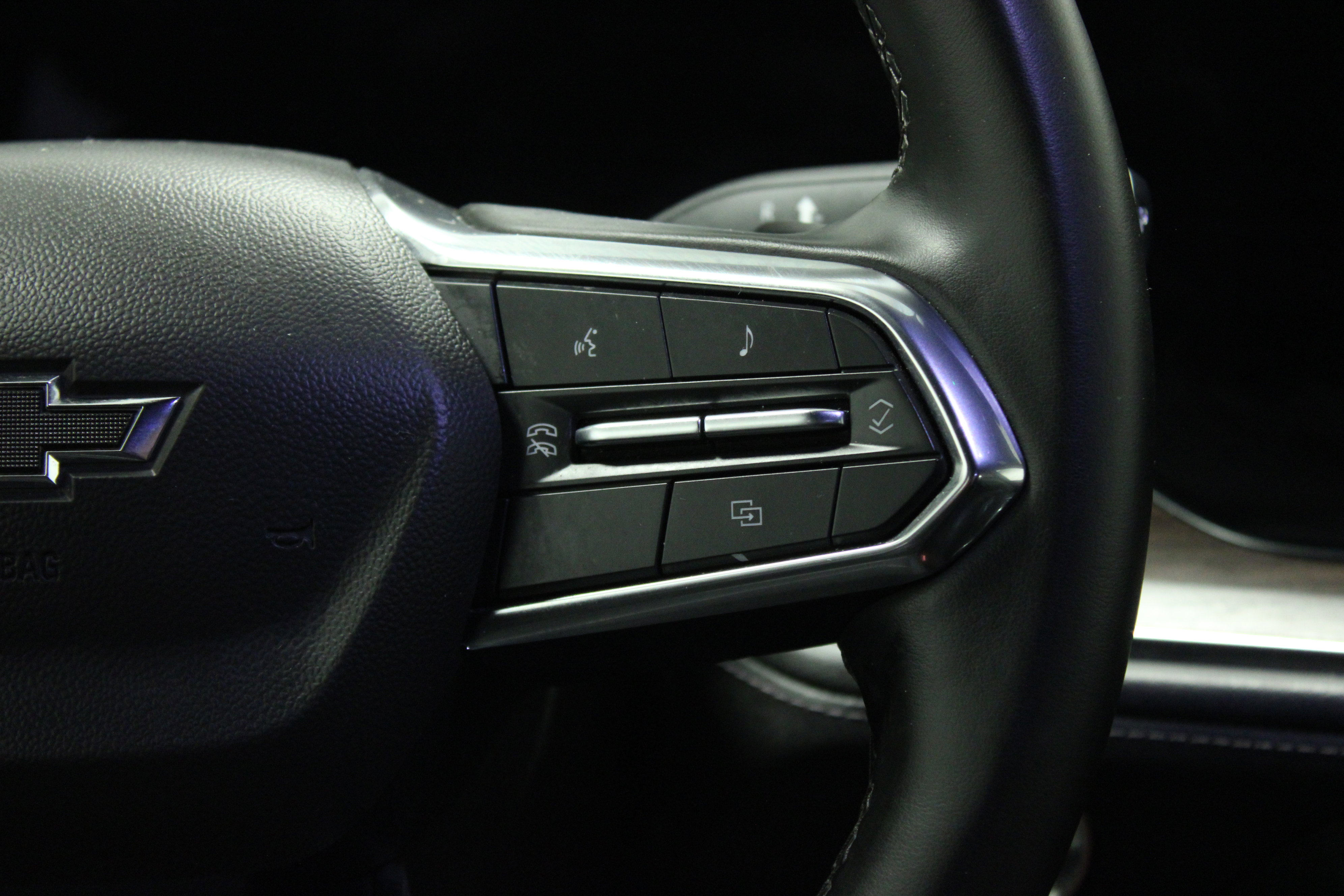 Used 2025 Chevrolet Suburban Z71 AWD/4WD image 25