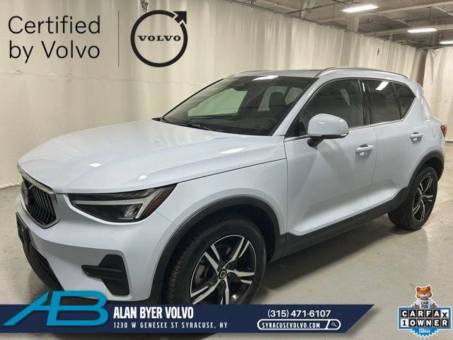 Certified 2025 Volvo XC40 B5 Core AWD/4WD image 1