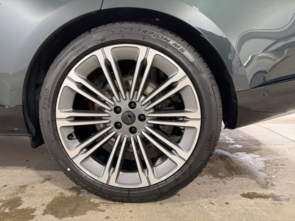 New 2026 Land Rover Range Rover Long Wheelbase SE image 30