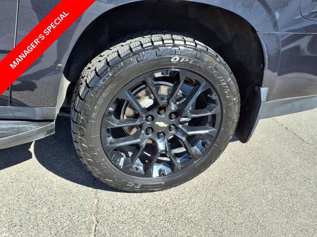Used 2022 Chevrolet Suburban RST w/ Luxury Package image 9