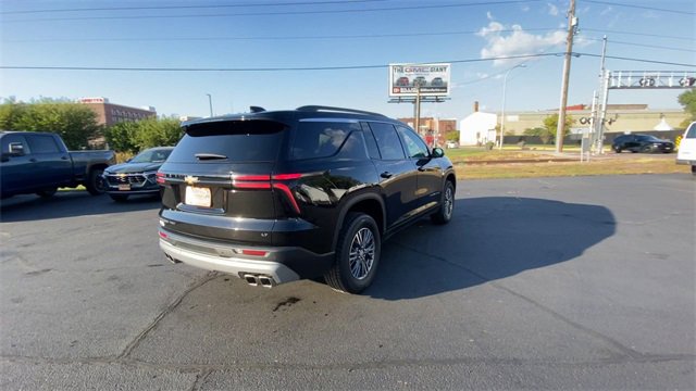 Used 2024 Chevrolet Traverse LT image 8