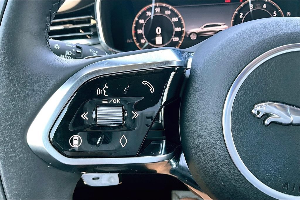 Used 2025 Jaguar F-PACE R-Dynamic S AWD/4WD image 19