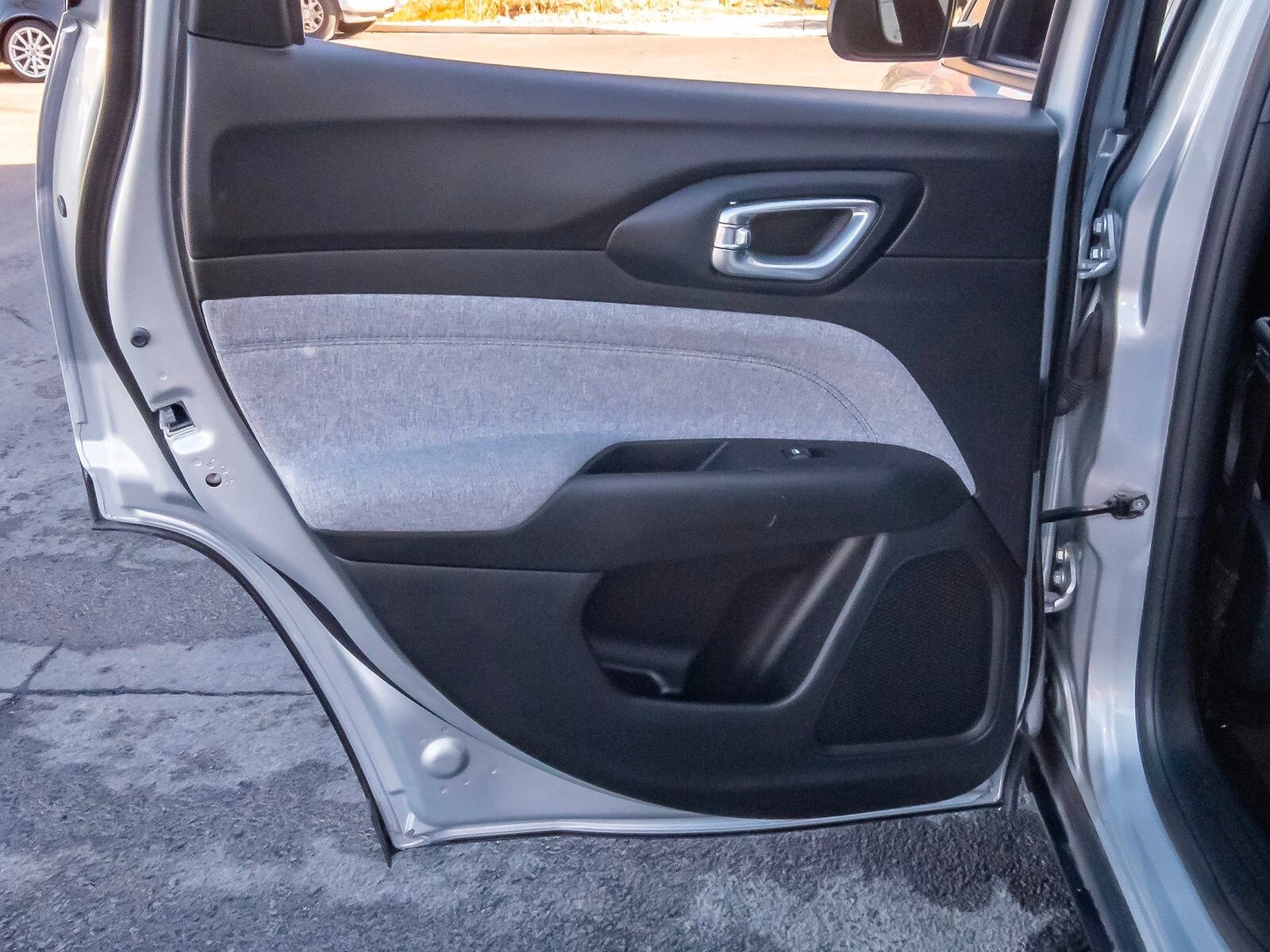 Used 2025 Jeep Compass Latitude image 42