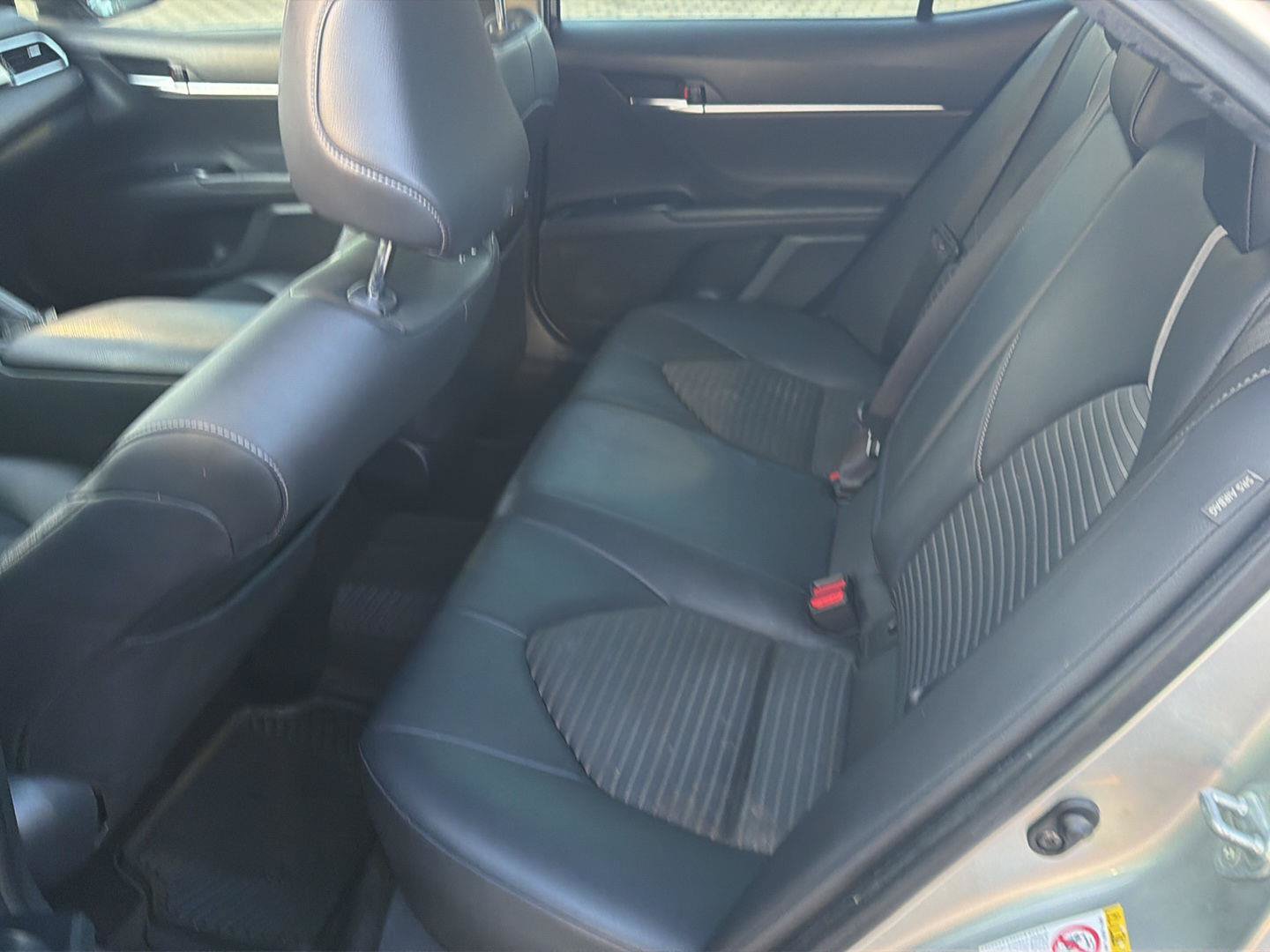 Used 2018 Toyota Camry SE w/ Convenience Package FWD image 11
