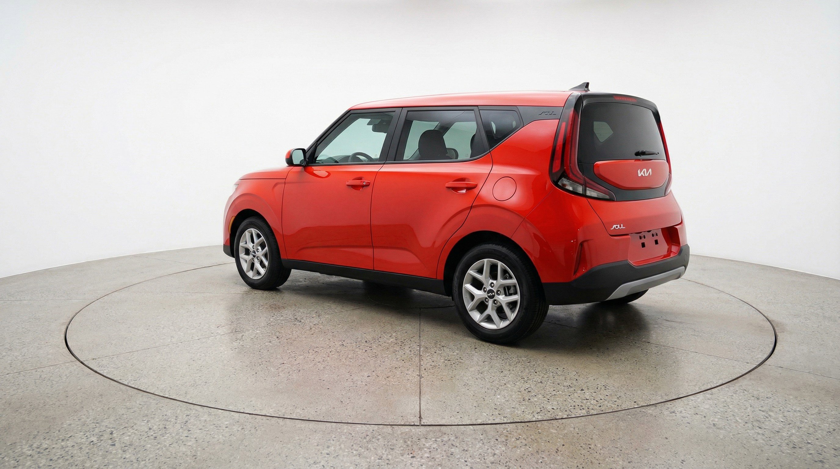 Used 2025 Kia Soul LX w/ LX Technology Package FWD image 6