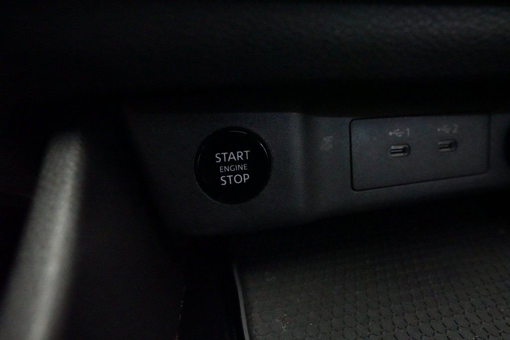 Used 2024 Nissan Rogue SV w/ SV Premium Package image 31