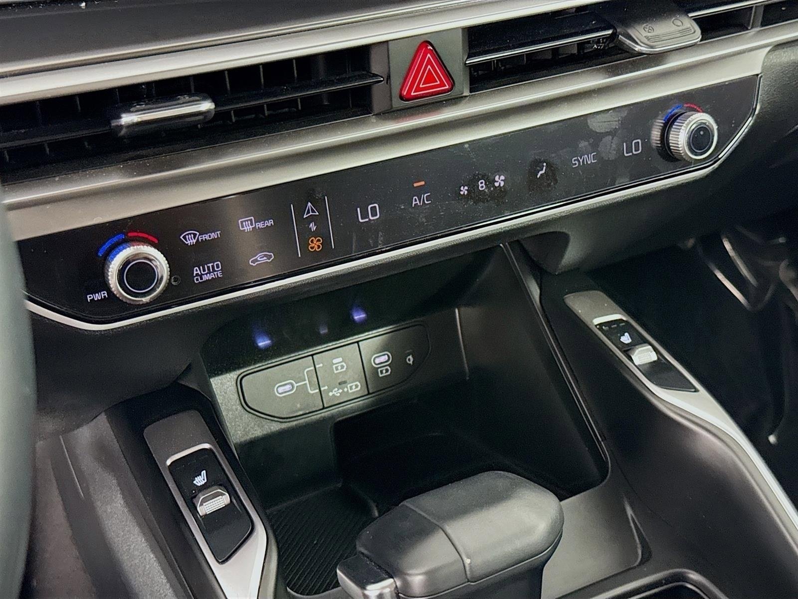 Certified 2025 Kia Sorento S FWD image 17