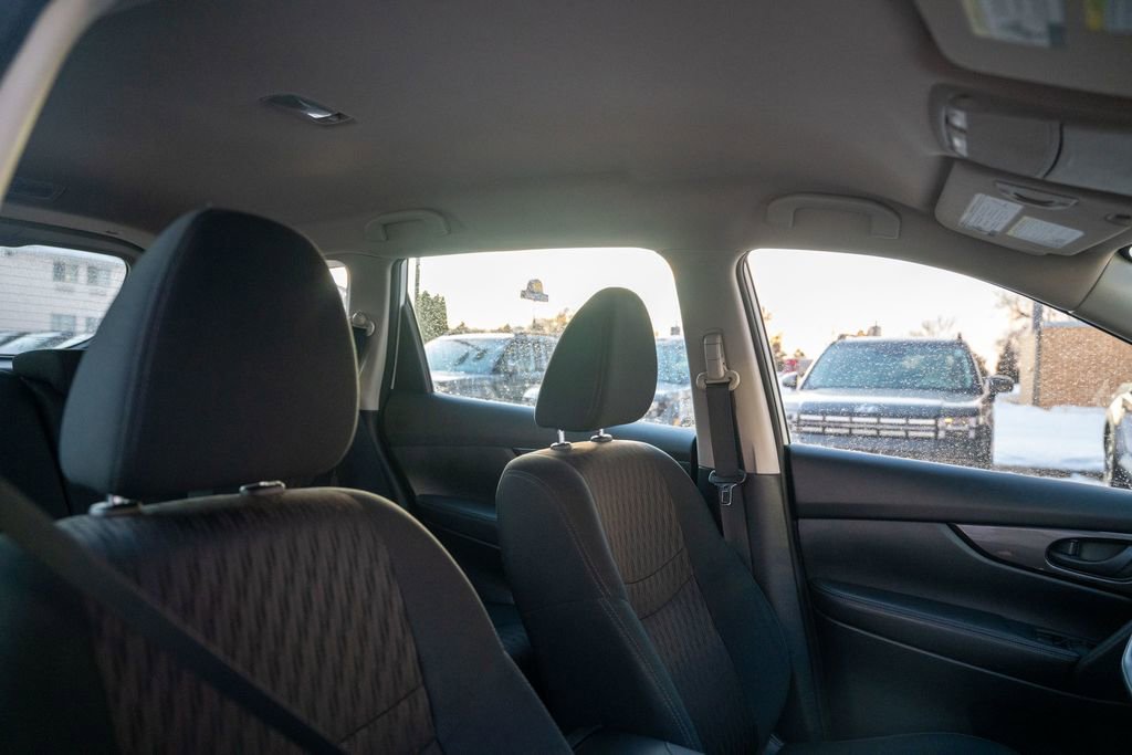 Used 2019 Nissan Rogue SV image 13