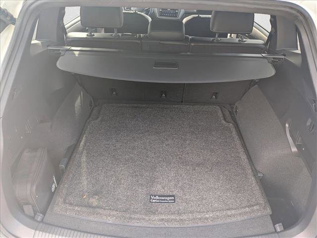 Used 2022 Volkswagen Tiguan SEL R-Line image 20