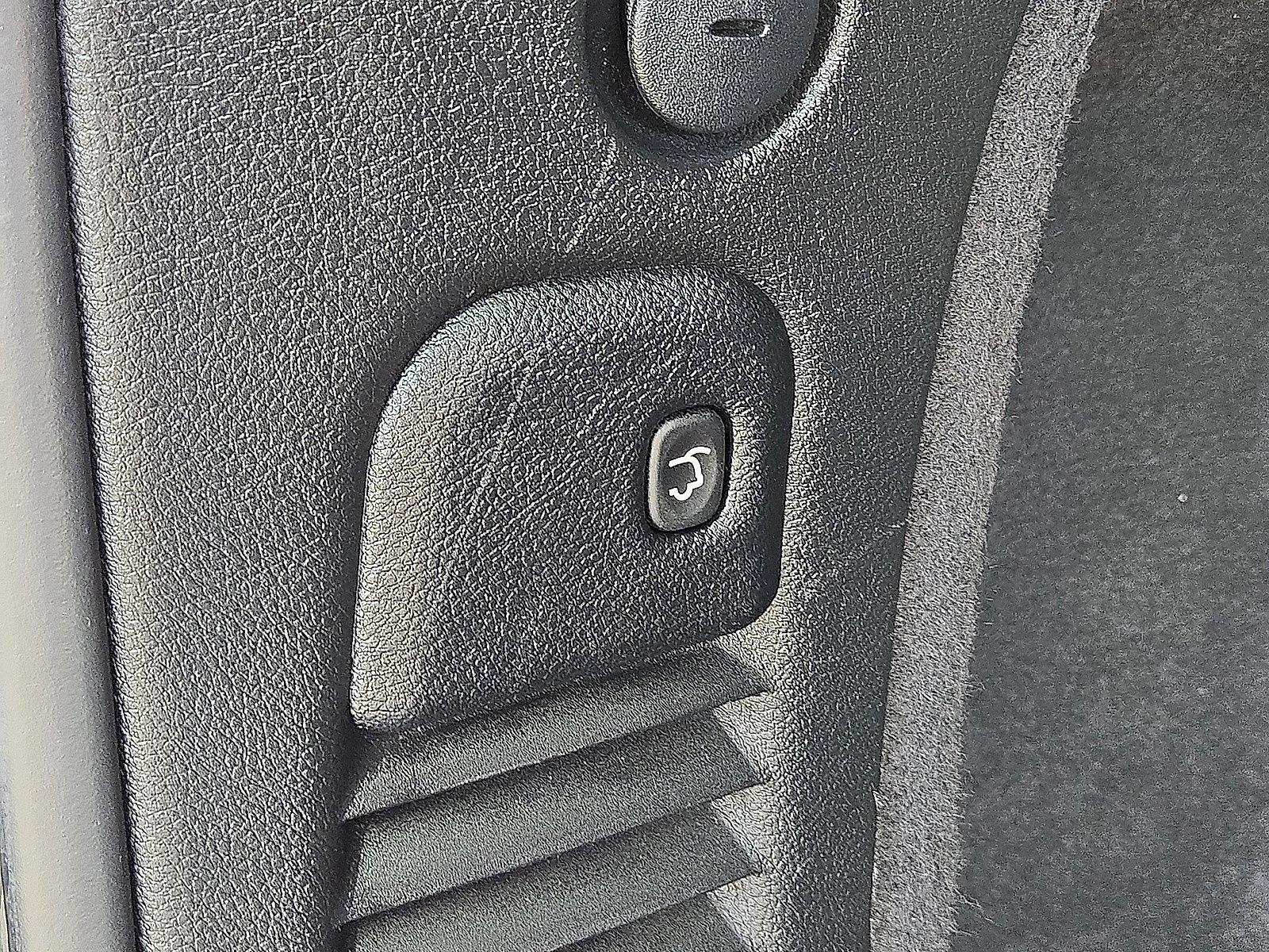 Used 2025 Dodge Durango GT AWD/4WD image 15