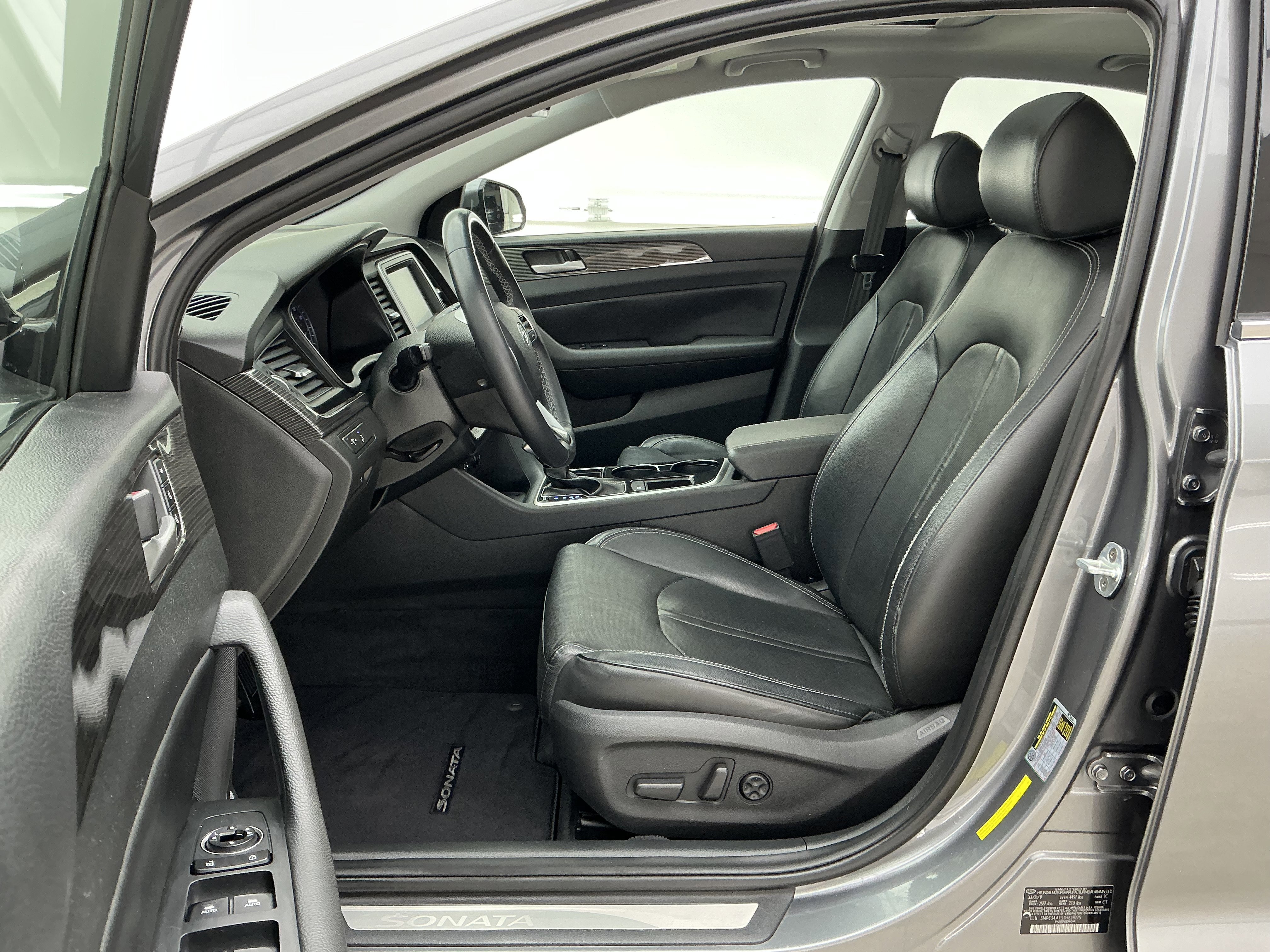 Used 2018 Hyundai Sonata Limited image 17