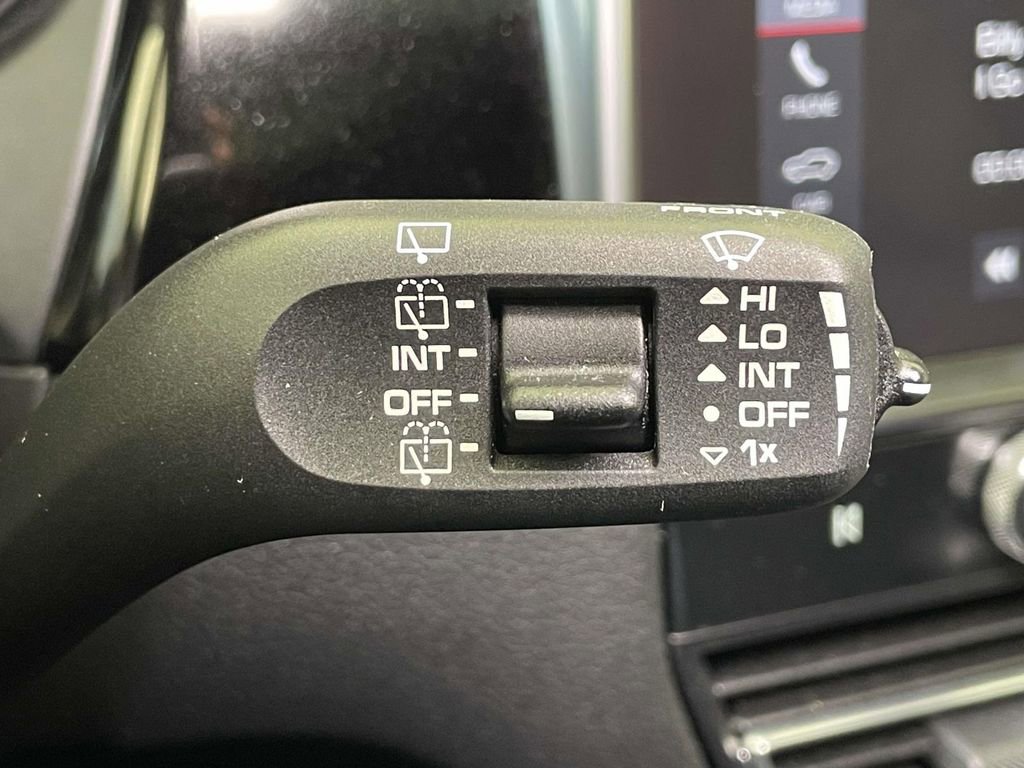 Certified 2022 Porsche Macan image 43