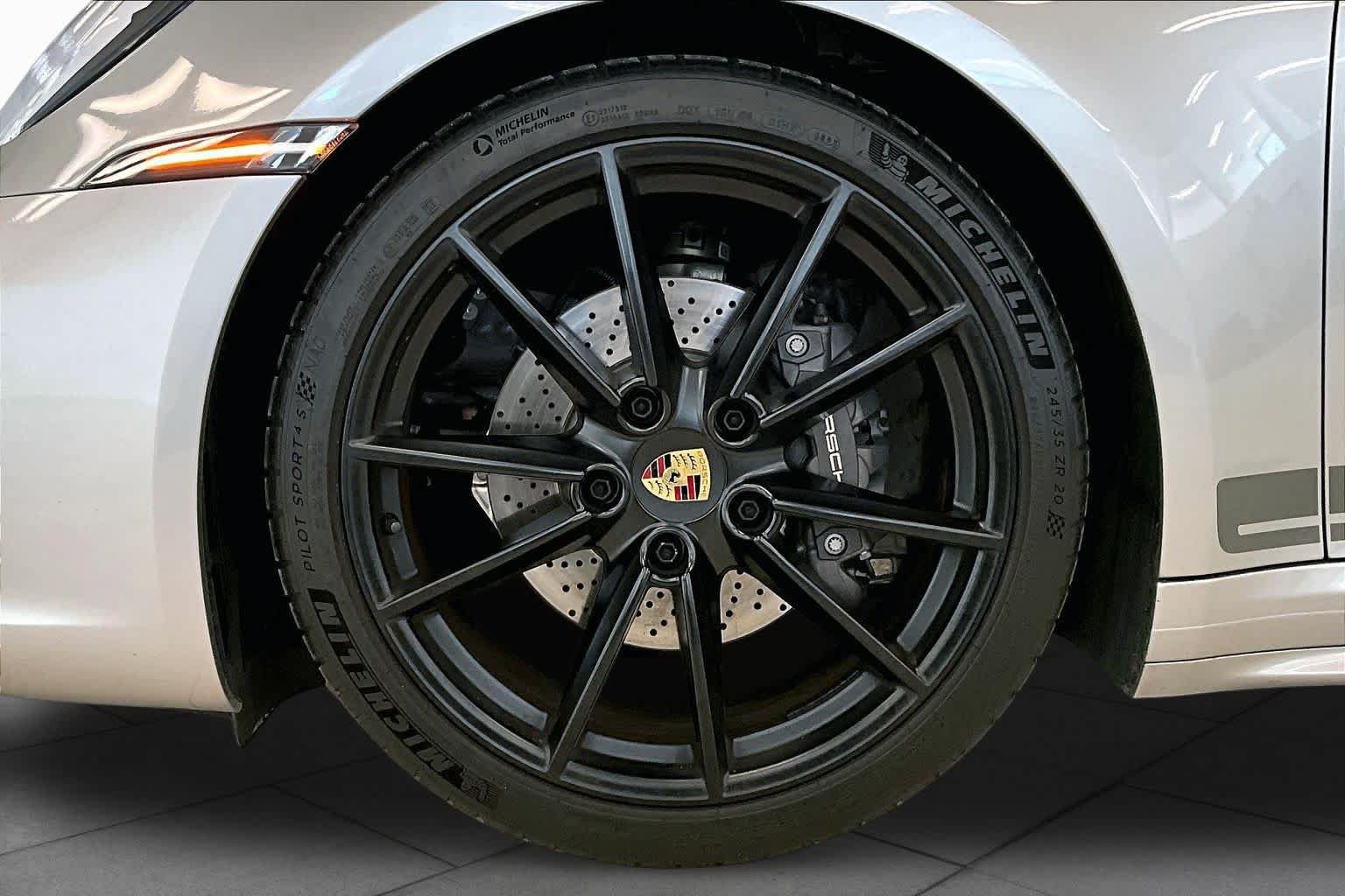 Used 2024 Porsche 911 Carrera T RWD image 9