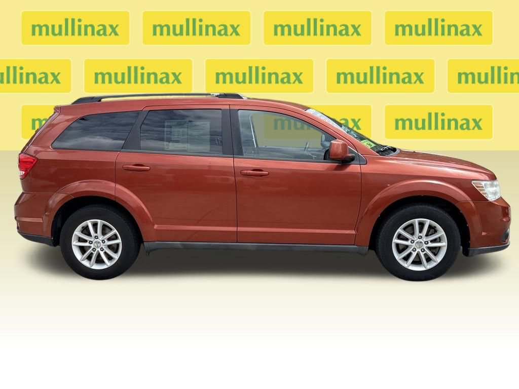 Used 2013 Dodge Journey SXT w/ Flexible Seating Group image 2