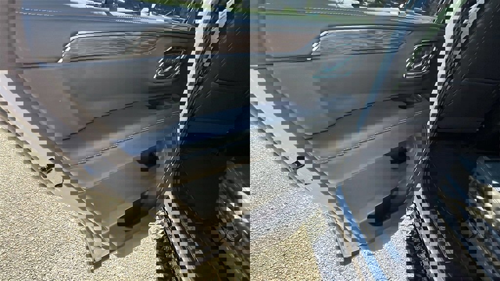 Used 2022 Chevrolet Tahoe Z71 w/ Luxury Package image 22