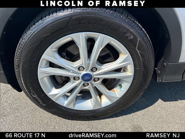 Used 2018 Ford Escape SE w/ SE Sync 3 Package AWD/4WD image 24