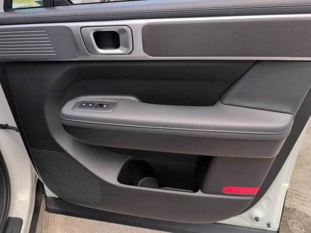 Used 2025 Hyundai Santa Fe SEL FWD image 33