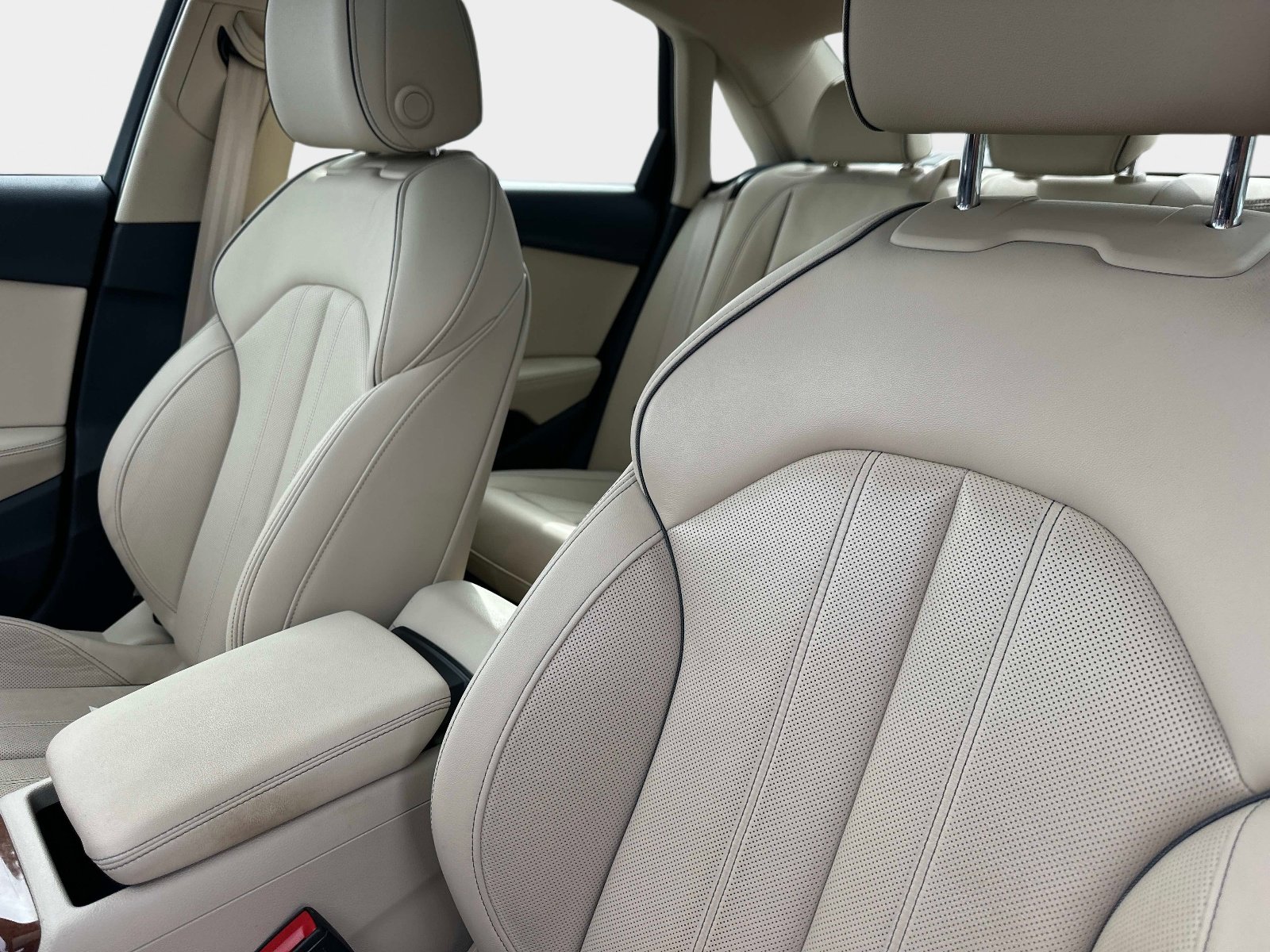 Used 2022 Audi A4 2.0T Premium Plus w/ Premium Plus Package image 22