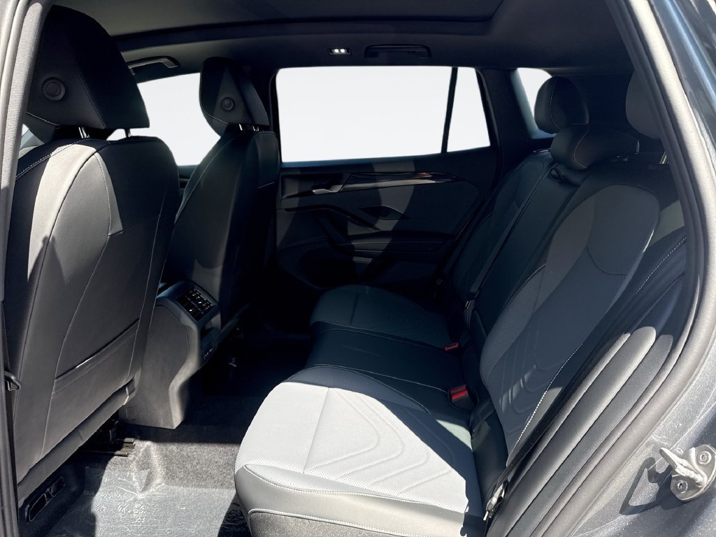 New 2026 Volkswagen Tiguan SE R-Line AWD/4WD image 25