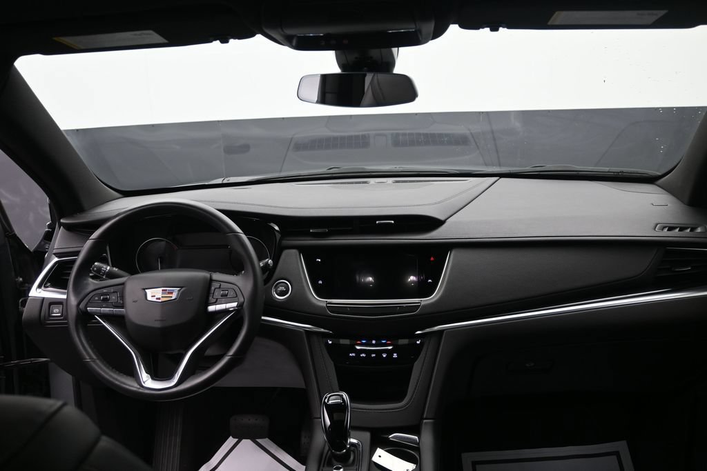 Certified 2024 Cadillac XT6 Luxury FWD image 15