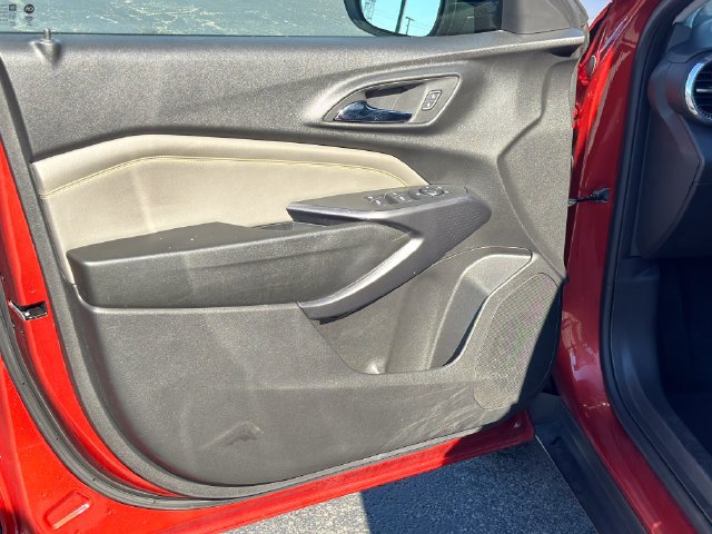 Used 2024 Chevrolet Trax ACTIV w/ Sunroof Package FWD image 11