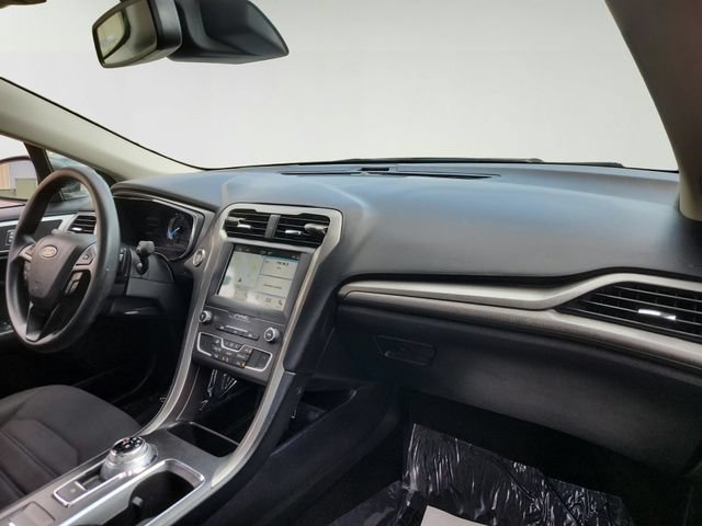 Used 2019 Ford Fusion SE FWD image 21