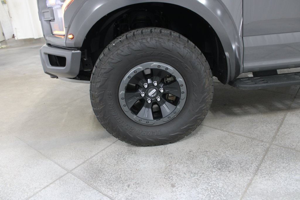 Used 2018 Ford F150 Raptor w/ Equipment Group 802A Luxury AWD/4WD image 16