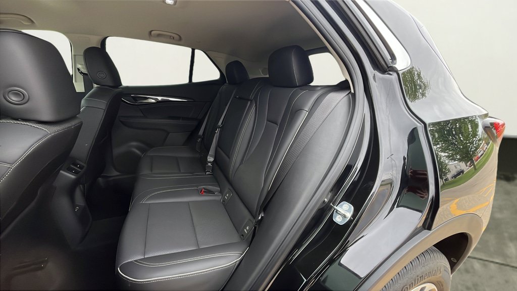 Used 2023 Buick Envision Essence AWD/4WD image 16
