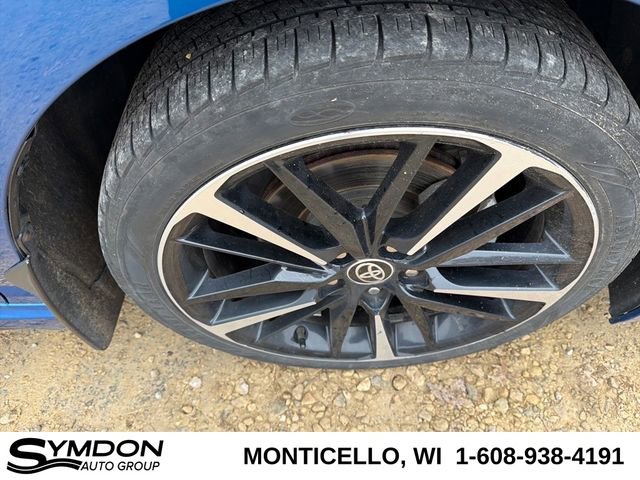 Used 2020 Toyota Camry XSE image 25