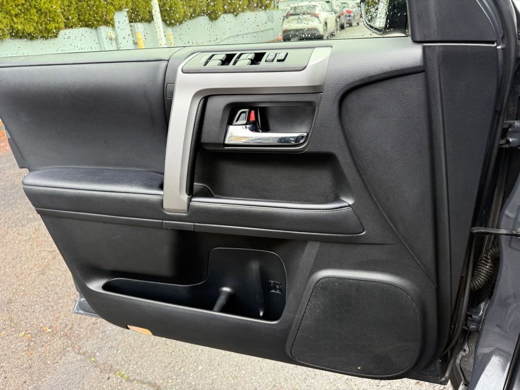 Used 2024 Toyota 4Runner SR5 AWD/4WD image 23