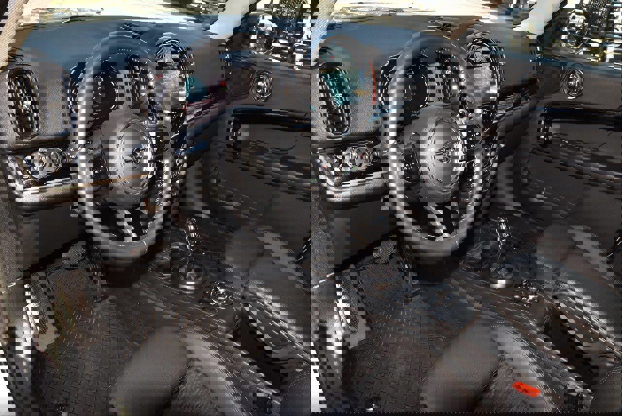 Used 2024 MINI Cooper Countryman S w/ Premium Package image 31