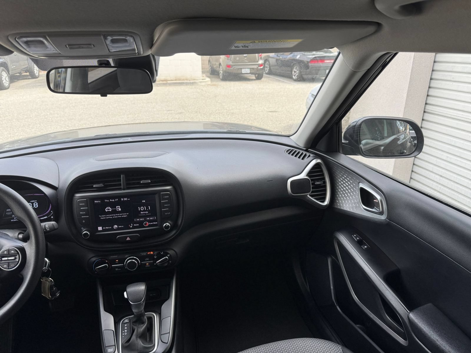 Used 2025 Kia Soul LX w/ LX Technology Package FWD image 32