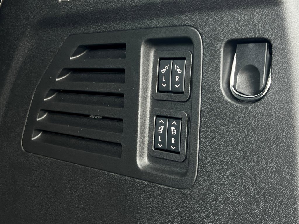 New 2026 Chevrolet Traverse High Country image 15