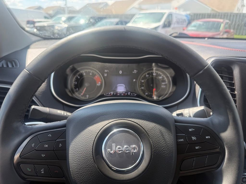 Used 2022 Jeep Cherokee Trailhawk w/ Premium Leather Package AWD/4WD image 18