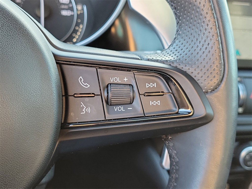 Used 2023 Alfa Romeo Giulia Sprint image 24