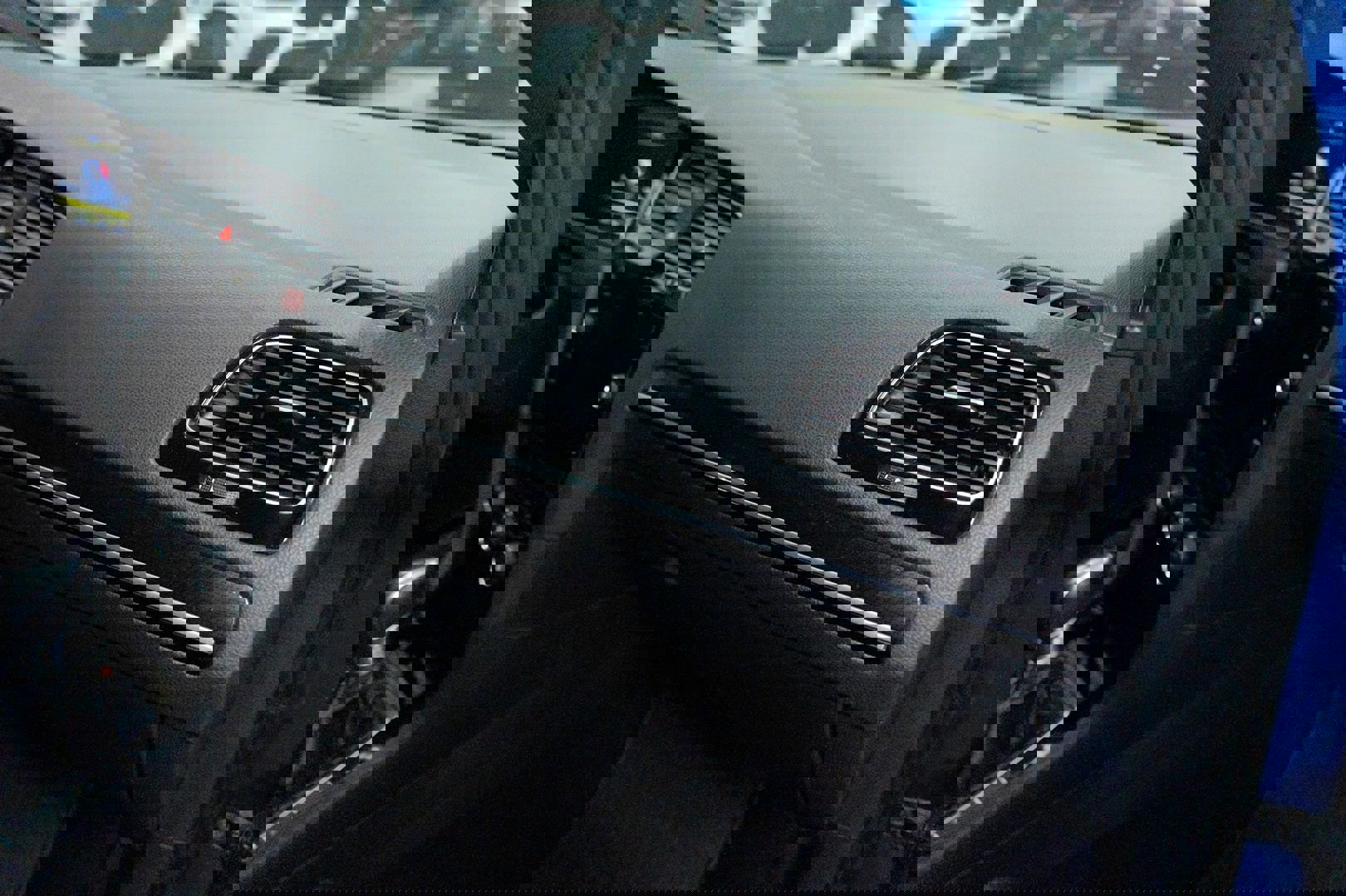 Used 2018 Volkswagen Golf 4-Door image 32