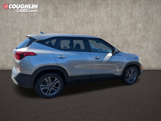Used 2023 Kia Seltos LX AWD/4WD image 8