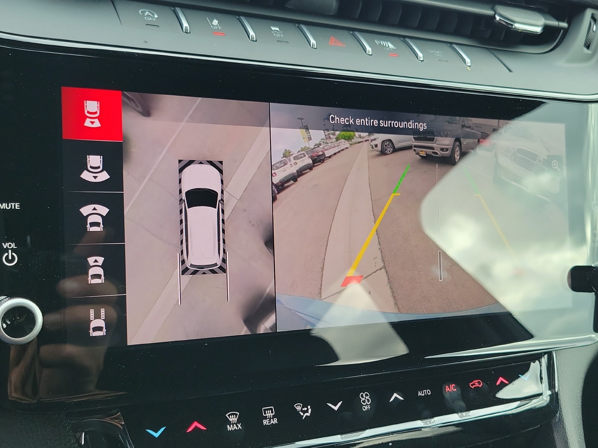 New 2026 Jeep Grand Cherokee Limited w/ Luxury Tech Group II RWD image 9