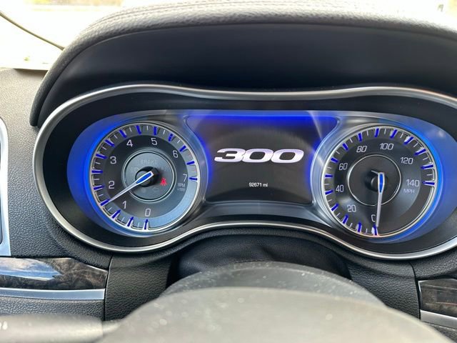 Used 2018 Chrysler 300 Limited image 26