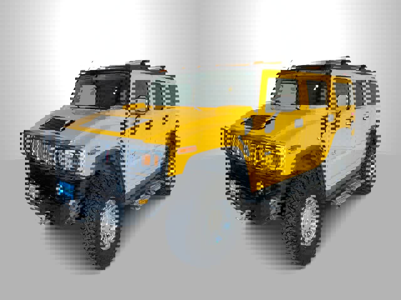 Used 2003 HUMMER H2 w/ Preferred Equipment Group image 1