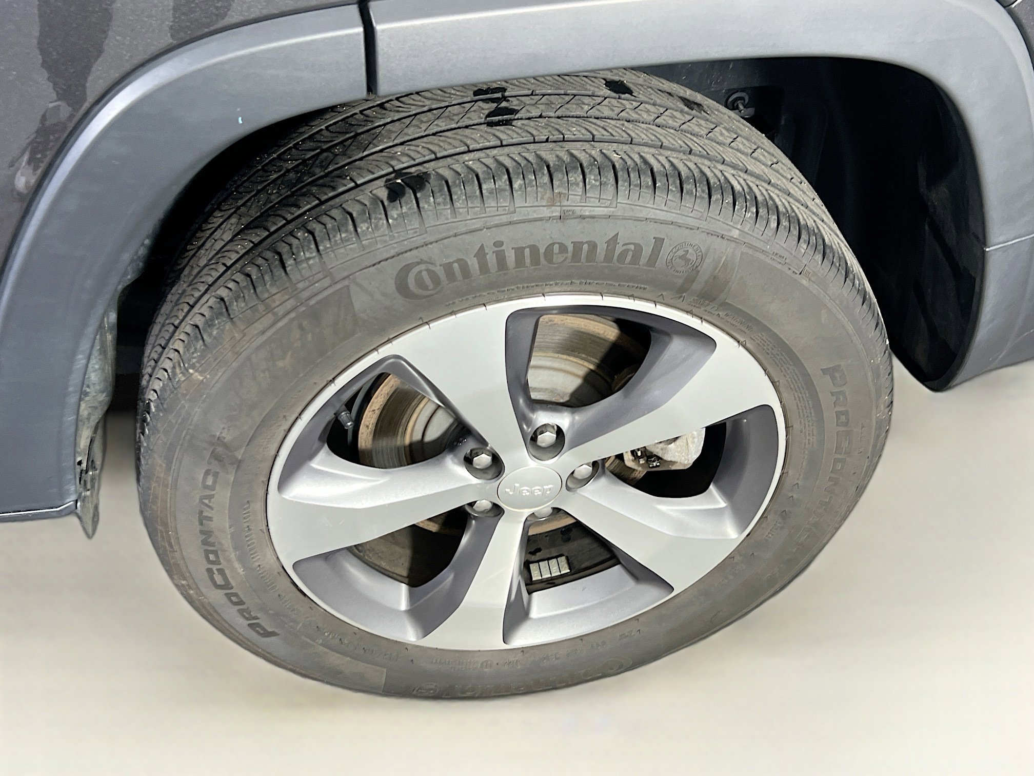 Used 2022 Jeep Cherokee Limited AWD/4WD image 30