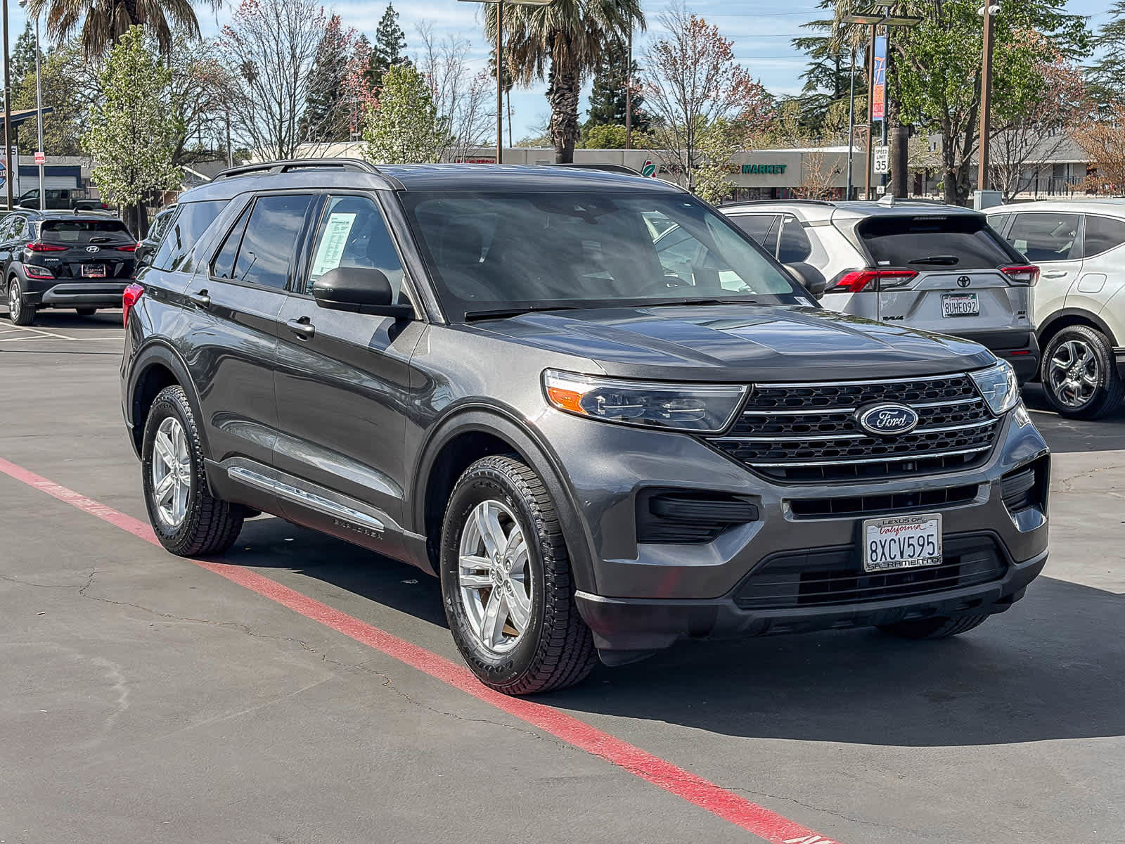 Used 2020 Ford Explorer XLT image 5