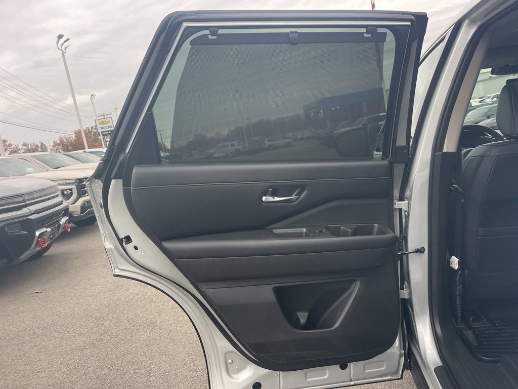 Used 2023 Nissan Pathfinder SL w/ SL Premium Package image 14